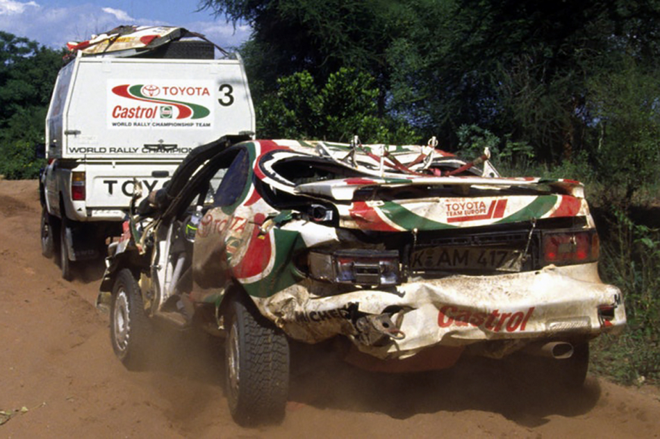 разбитая Toyota Celica Turbo 4WD (ST185)