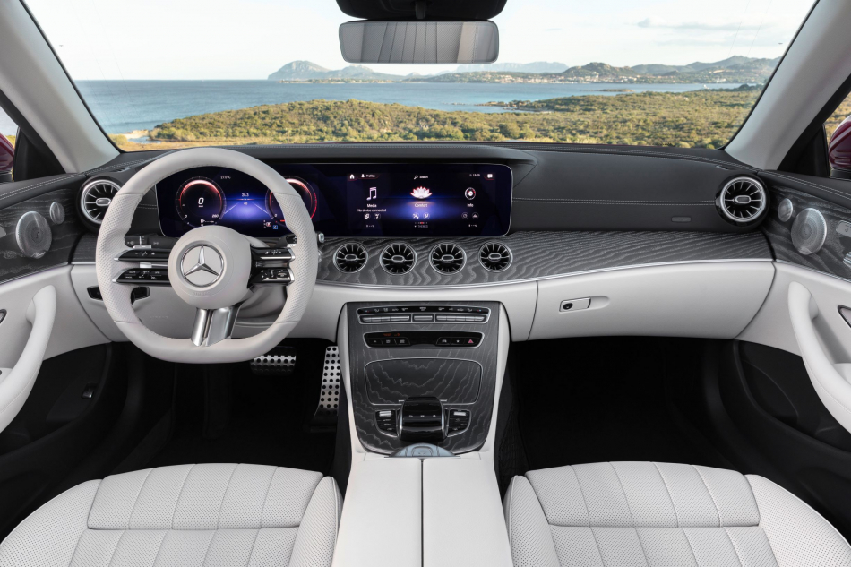 Mercedes-Benz E-Класса кабриолет интерьер 