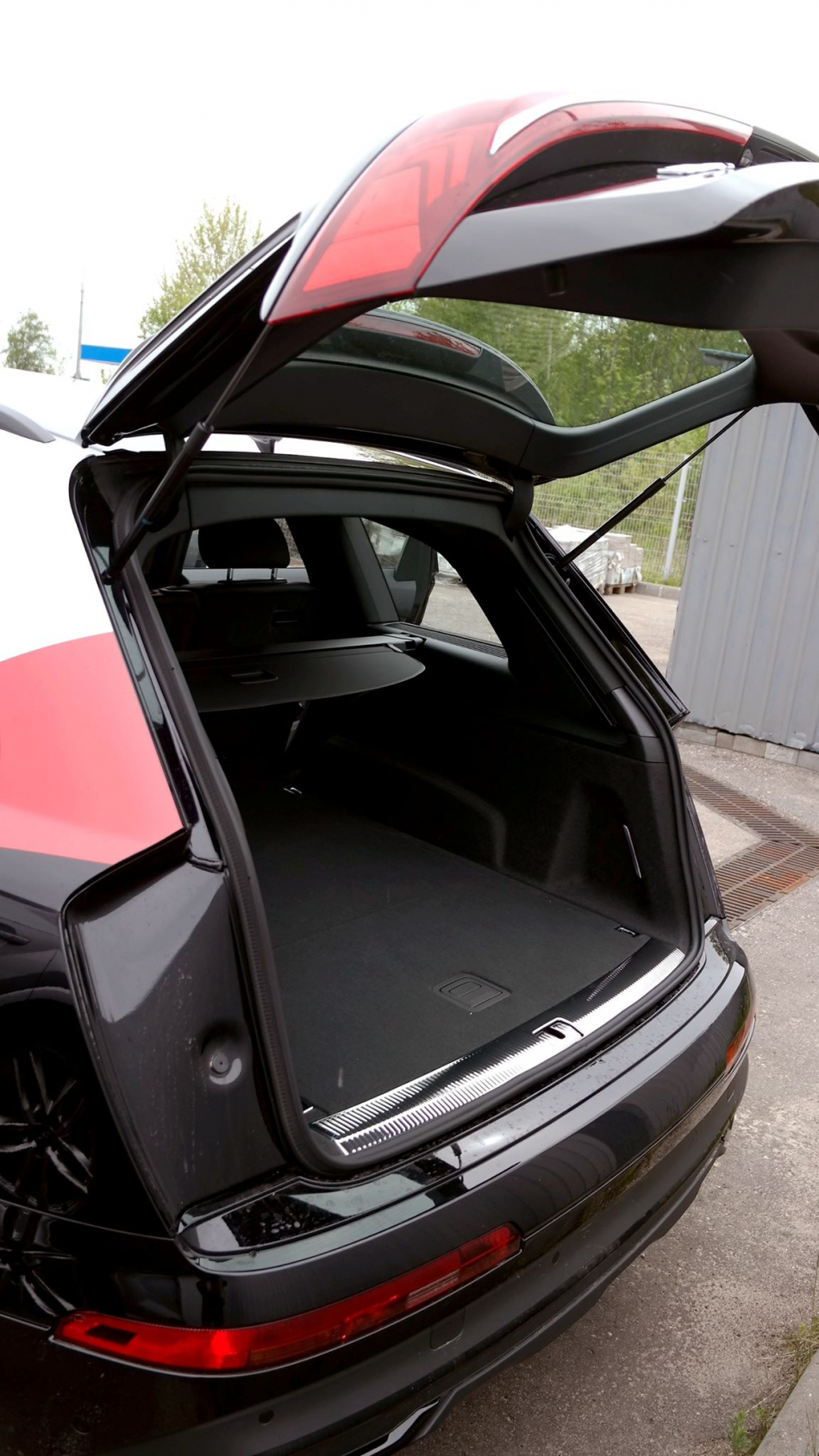Новый Audi Q7 багажник