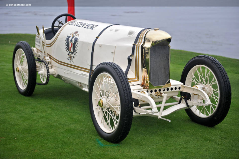 Blitzen Benz 200 HP. 1909 год выпуска и… 212 км/ч максимальной скорости. Воплощение автомобильных гоночных технологий того времени. При этом, невооружённым взглядом видно, что построена машина вокруг металлических швеллеров – рамы. (фото: сonceptcarz.com) 
