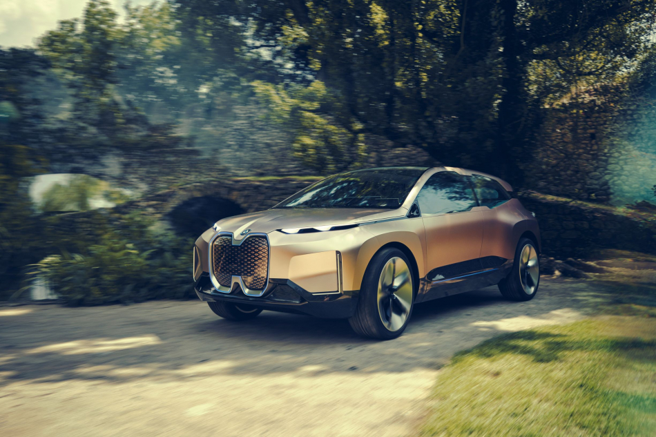 Неоднозначный дизайн BMW получит дальнейшее развити Фото 5