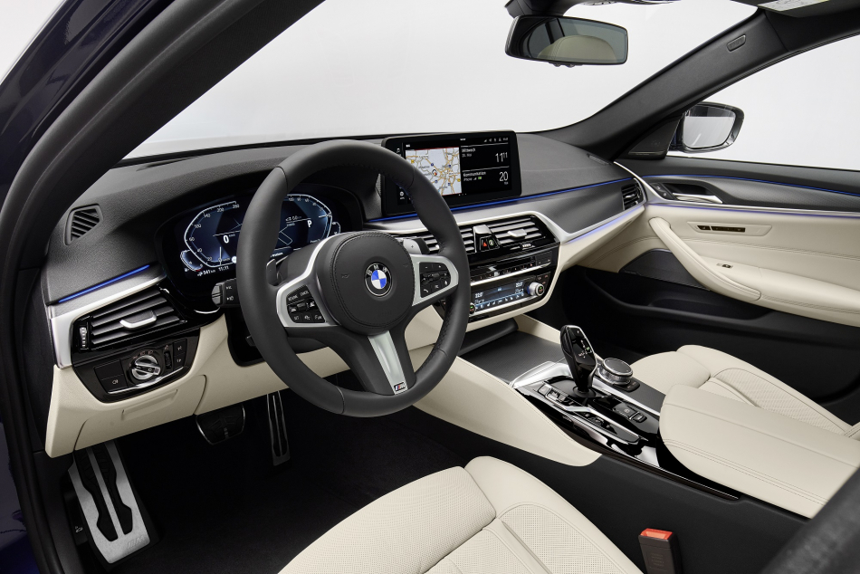 Интерьер BMW 5 серии 2021