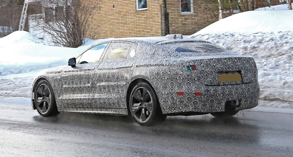 шпионские фото Jaguar XJ
