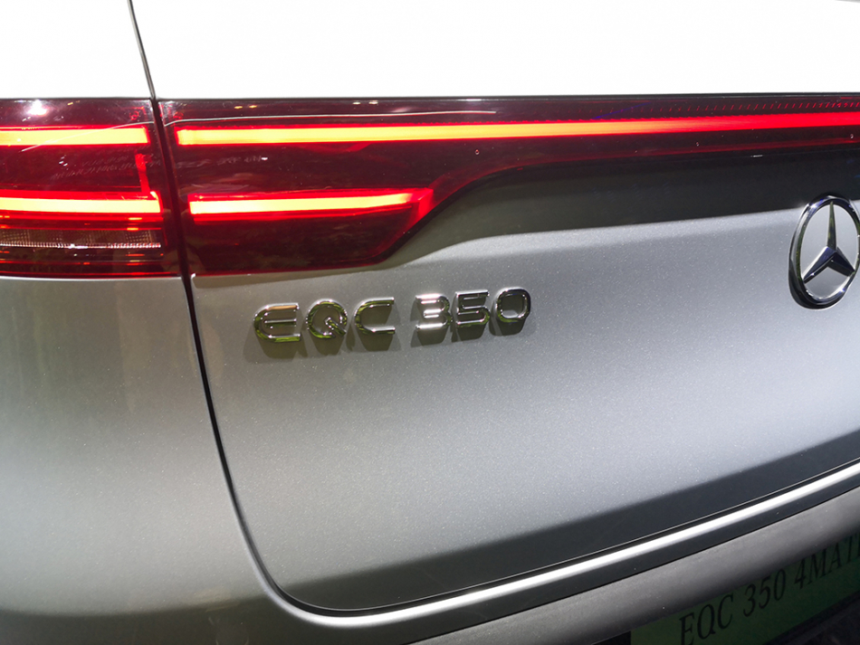 электрокроссовер Mercedes-Benz EQC