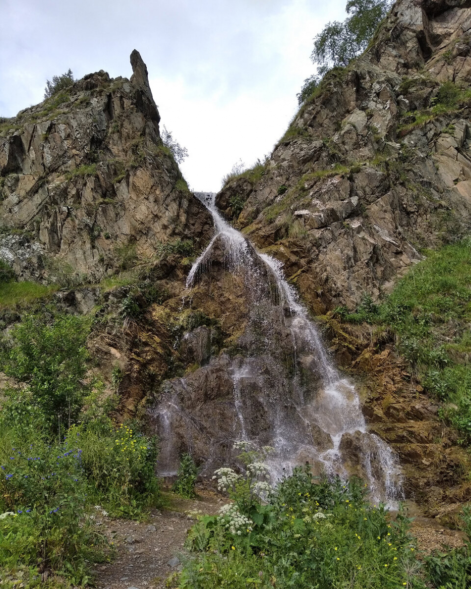 Водопад в Долине нарзанов